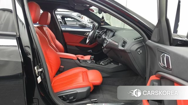 BMW 1 Series (F40) 2021 Черный из Кореи, фото 2