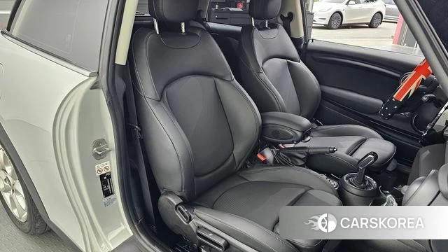 Mini Cooper 2021 Серебристо-серый из Кореи, фото 2