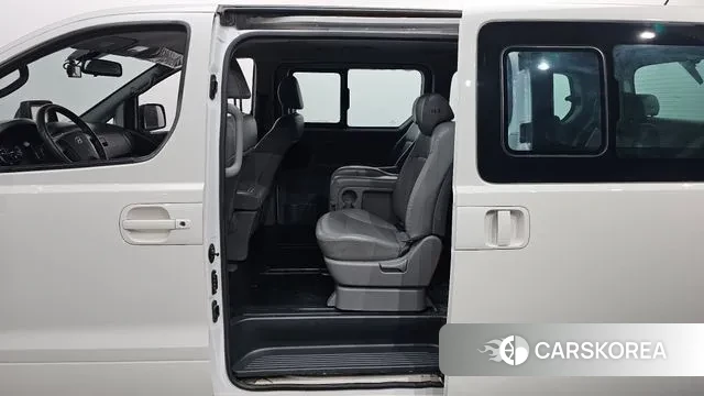 Hyundai The New Grand Starex 2019 Белый из Кореи, фото 2