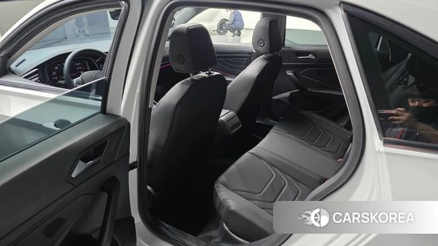 Volkswagen 7th Generation of Jetta 2024 Белый из Кореи, фото 2