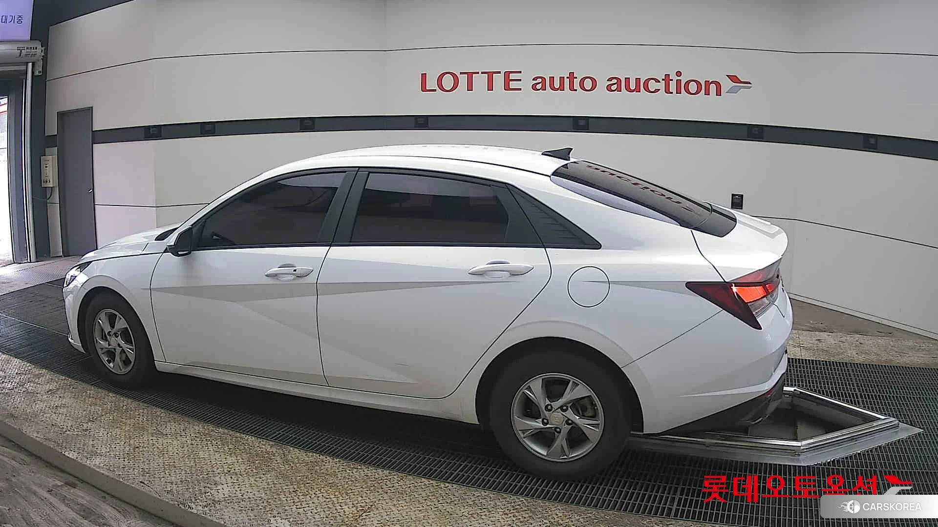 Hyundai Avante 2021 Polar White из Кореи, фото 2