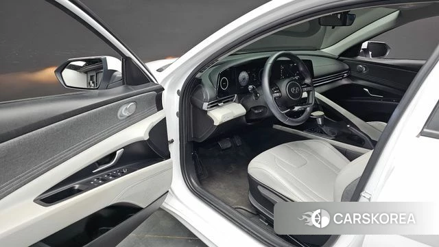 Hyundai Avante (CN7) 2022 Белый из Кореи, фото 2