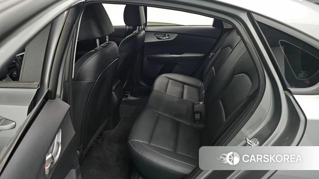 Kia The New K3 2nd generation 2021 Серебристо-серый из Кореи, фото 2