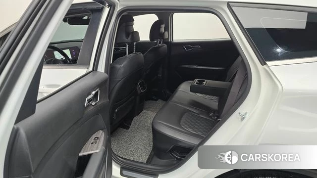 Kia Sportage 5th Generation Hybrid 2023 Белый из Кореи, фото 2