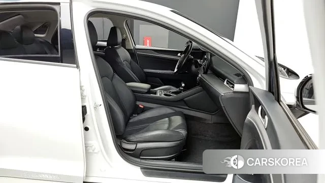 Kia K5 3rd generation 2023 Белый из Кореи, фото 2