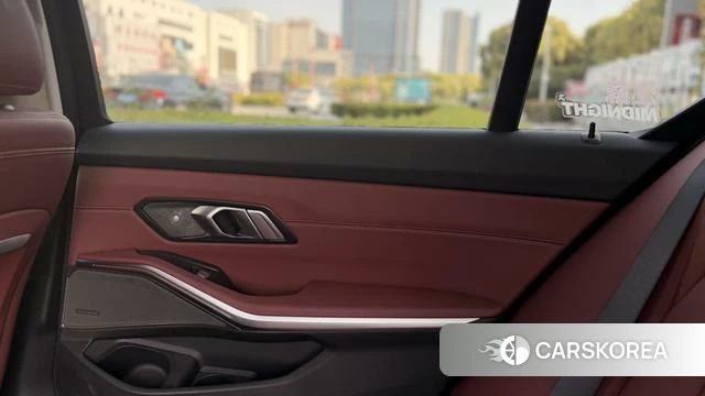 BMW 3 series 2025 Черный из Китая, фото 2