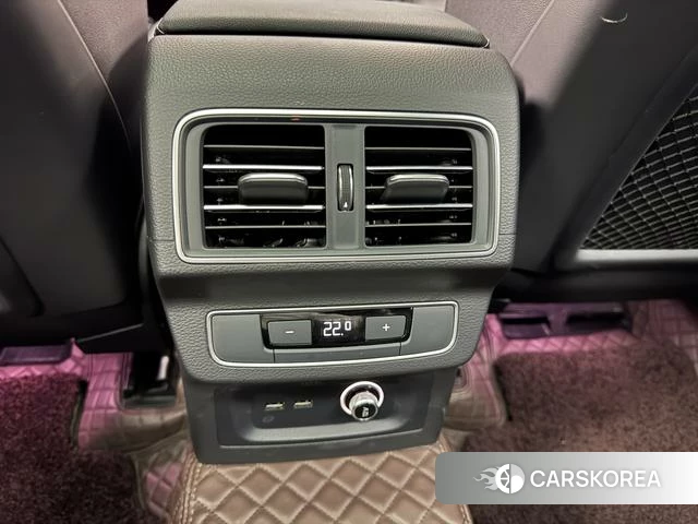 Audi Q5L 2023 Черный из Китая, фото 2