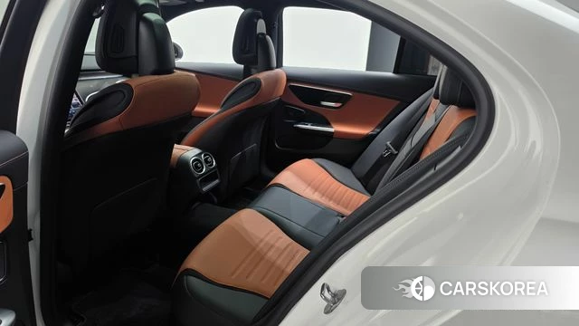 Mercedes-Benz C-Class W206 2023 Белый из Кореи, фото 2