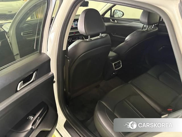 Kia K5 3rd generation 2023 Белый из Кореи, фото 2