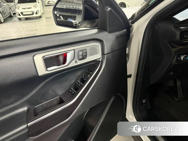 Ford Explorer 6th Generation 2019 Белый из Кореи, фото 2