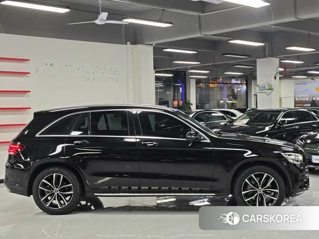 Mercedes-Benz GLC 2021 Черный из Китая, фото 2