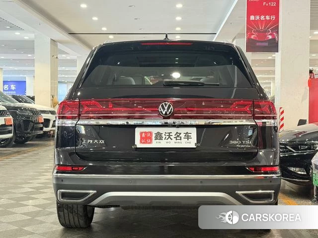Volkswagen Tourang 2024 Черный из Китая, фото 2