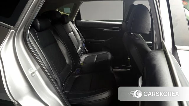 Kia Seltos 2022 Серебристо-серый из Кореи, фото 2