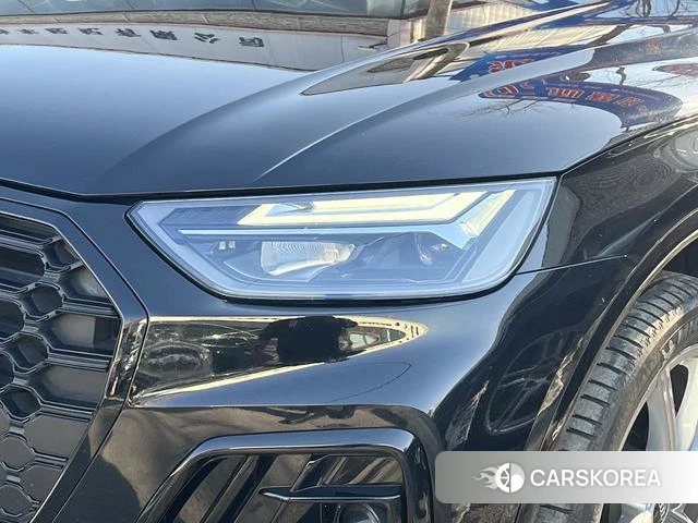 Audi Q5L 2022 Черный из Китая, фото 2