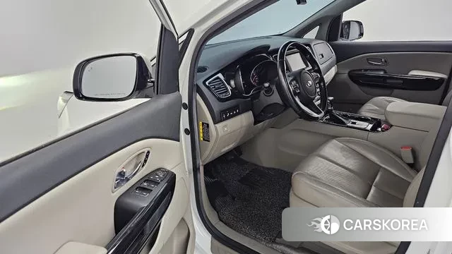 Kia The New Carnival 2018 Белый из Кореи, фото 2