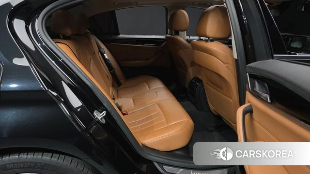 BMW 5 Series (G30) 2018 Черный из Кореи, фото 2