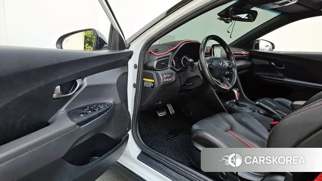 Hyundai Veloster (JS) 2018 Белый из Кореи, фото 2