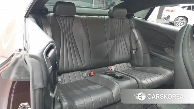 Mercedes-Benz E-Class W213 2022 Красный из Кореи, фото 2