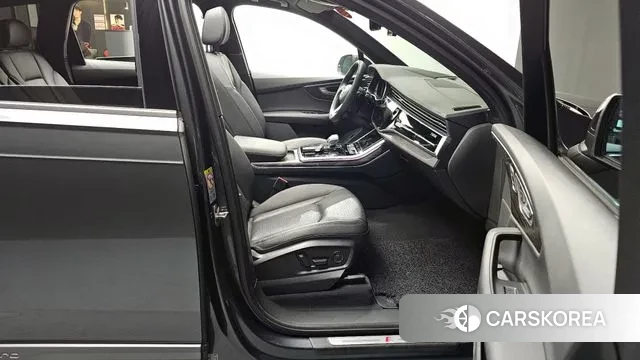 Audi Q7 (4M) 2021 Серый из Кореи, фото 2