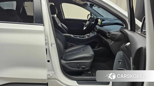 Hyundai The New Santa Fe 2023 Белый из Кореи, фото 2