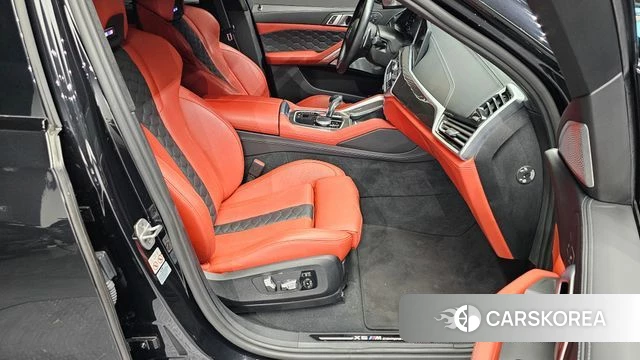 BMW X6M (G06) 2023 Черный из Кореи, фото 2