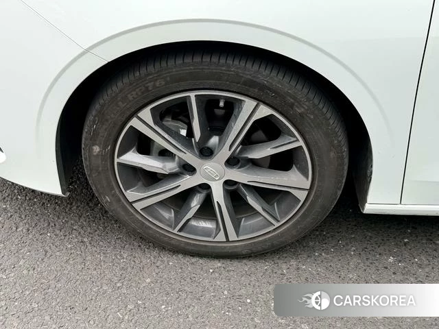 Geely Automobile Emgrand 2023 Белый из Китая, фото 2
