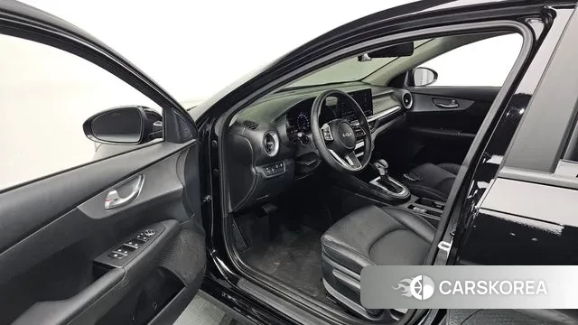 Kia The New K3 2nd generation 2022 Черный из Кореи, фото 2