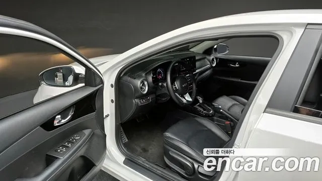 Kia The New K3 2nd generation 2023 Белый из Кореи, фото 2