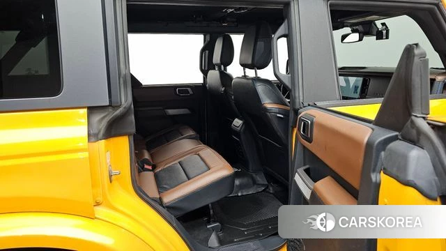 Ford Bronco 6th Generation 2022 Желтый из Кореи, фото 2