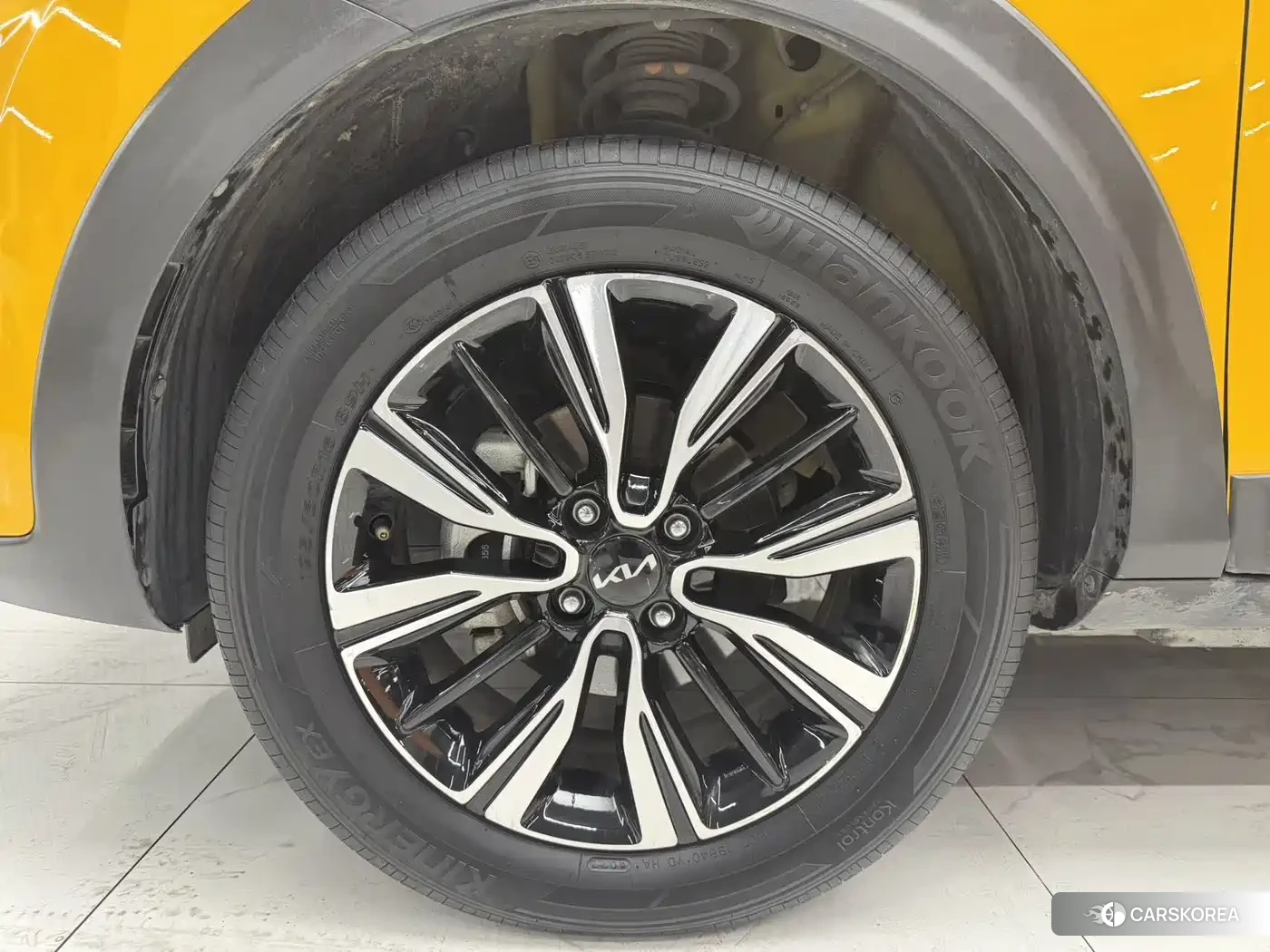 Kia KX1 2024 Yellow/orange из Китая, фото 2
