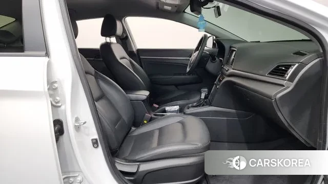 Hyundai Avante AD 2018 Белый из Кореи, фото 2