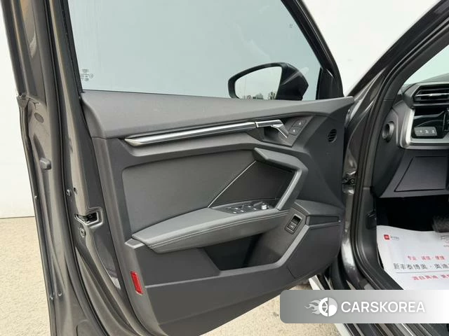 Audi A3 2023 Темно-серый из Китая, фото 2