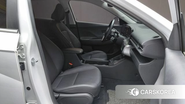 Hyundai Kona (SX2) 2023 Белый из Кореи, фото 2