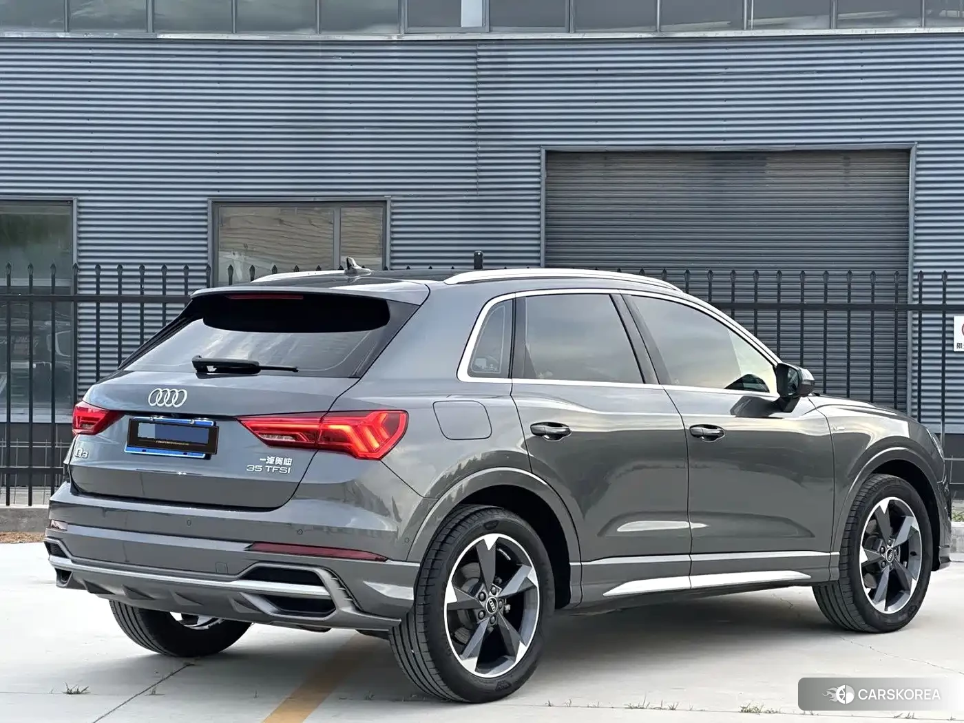 Audi Q3 2022 Silver/gray из Китая, фото 2