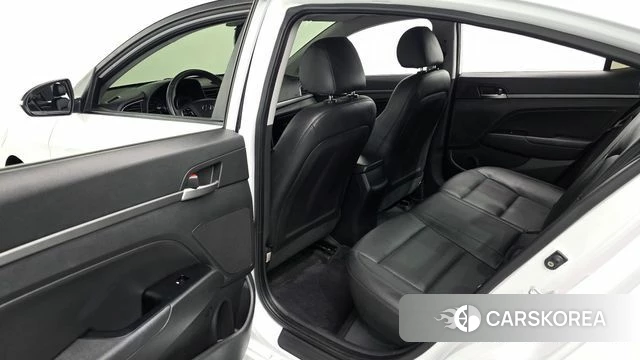 Hyundai Avante AD 2018 Белый из Кореи, фото 2