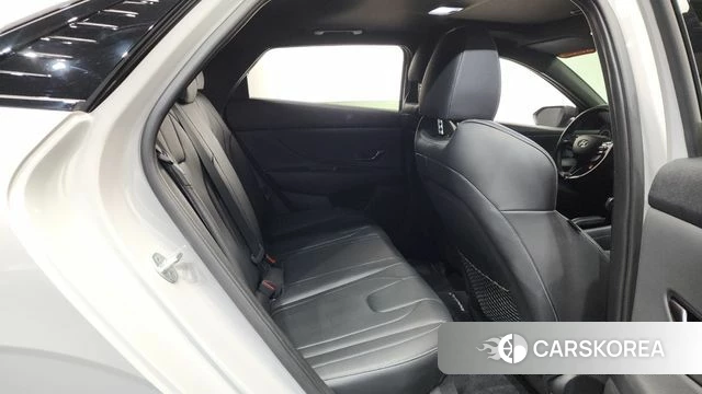 Hyundai Avante (CN7) 2022 Серебристо-серый из Кореи, фото 2