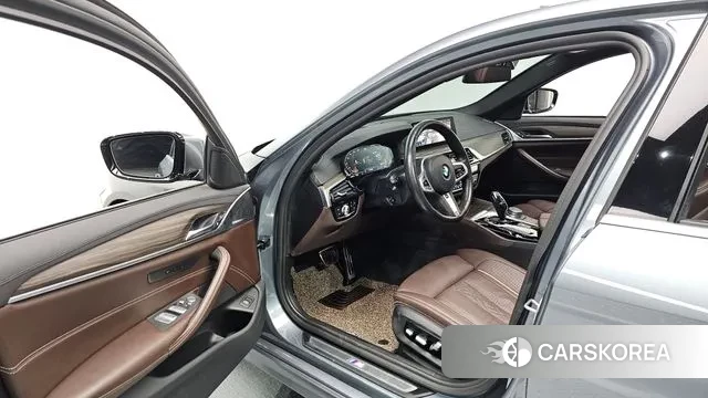 BMW 5 Series (G30) 2020 Серый из Кореи, фото 2