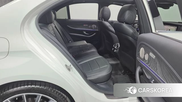 Mercedes-Benz E-Class W213 2021 Белый из Кореи, фото 2