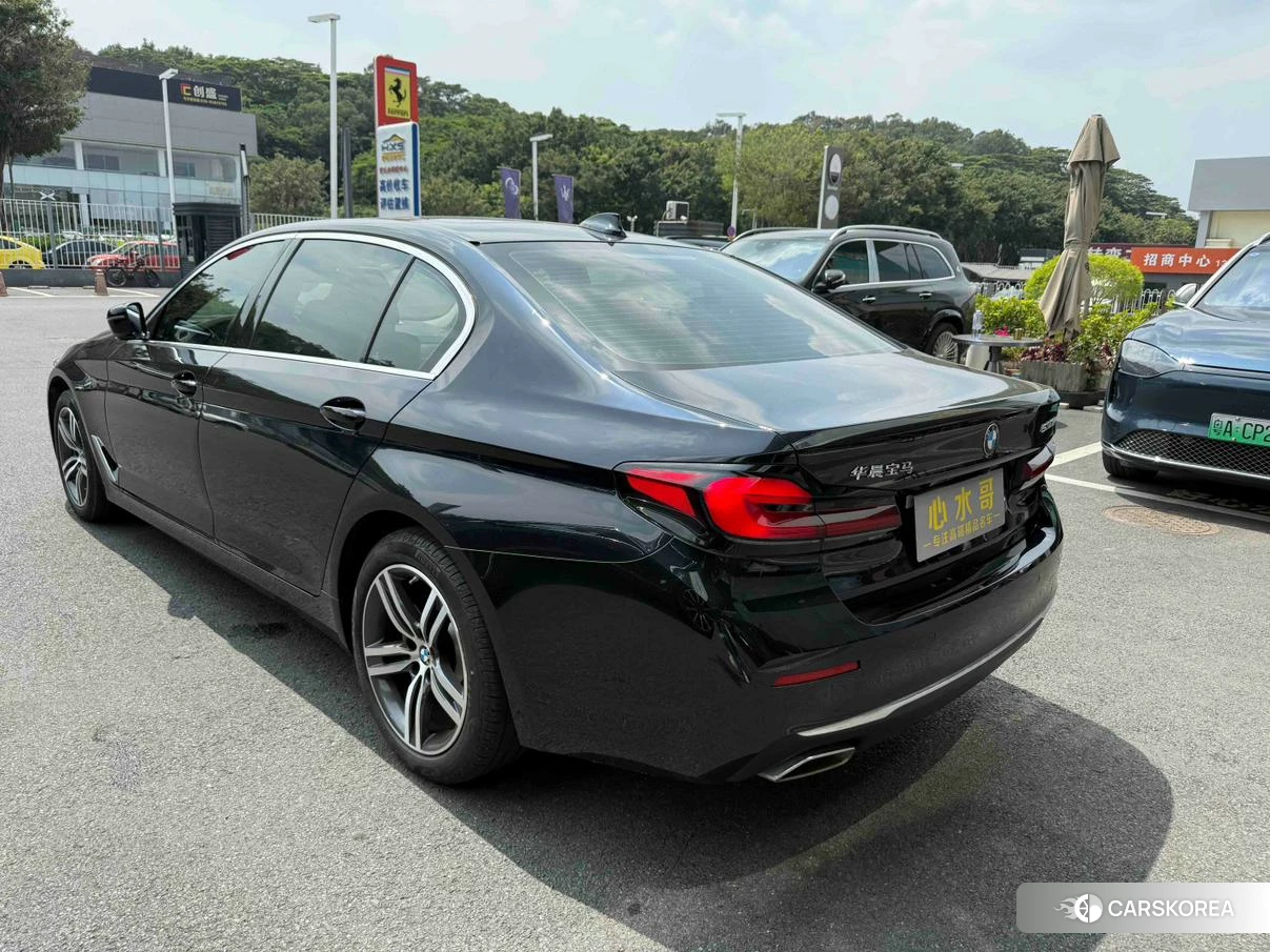 BMW 5 series 2023 Черный из Китая, фото 2