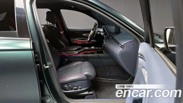 Genesis GV70 2022 Темно-зеленый из Кореи, фото 2