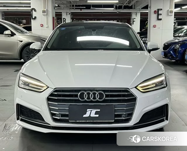 Audi A5 2018 Белый из Китая, фото 2