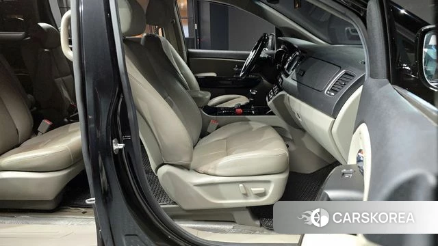 Kia The New Carnival 2018 Черный из Кореи, фото 2