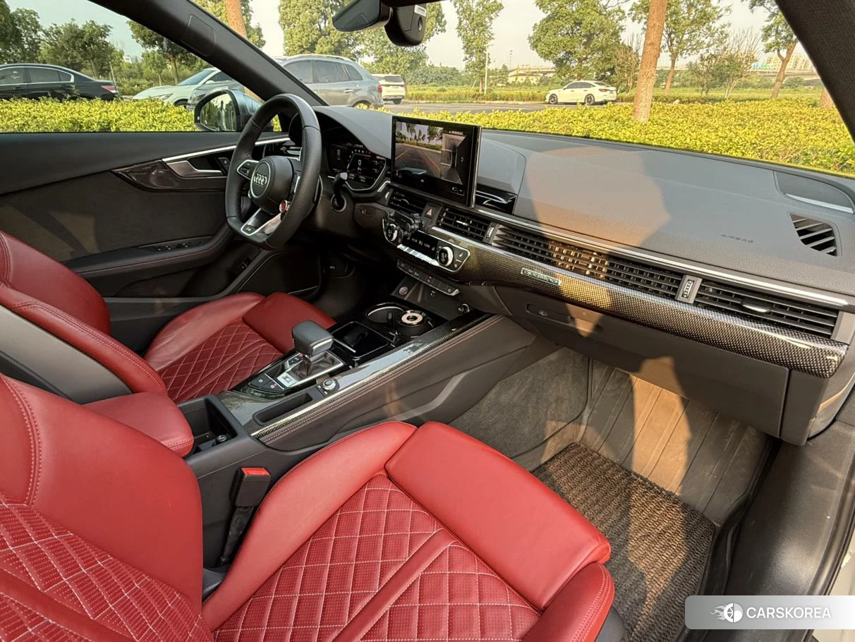 Audi S4 2021 Темно-серый из Китая, фото 2
