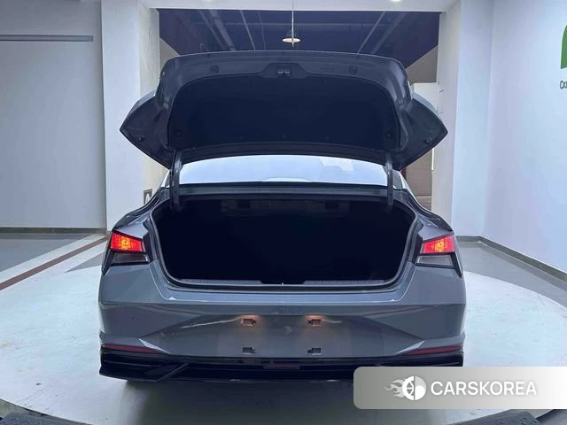Hyundai Elantra 2023 Темно-серый из Китая, фото 2