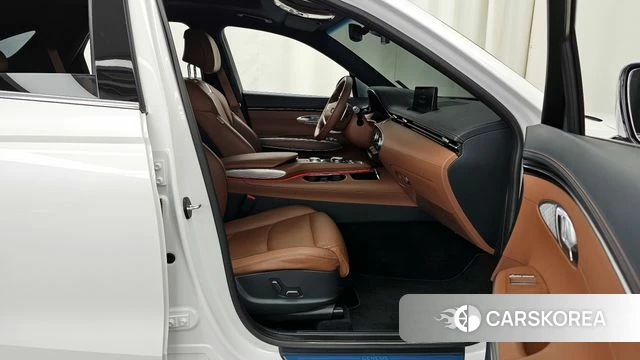 Genesis GV70 2022 Белый из Кореи, фото 2