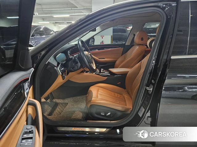 BMW 5 Series (G30) 2020 Черный из Кореи, фото 2