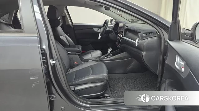 Kia The New K3 2nd generation 2022 Серый из Кореи, фото 2