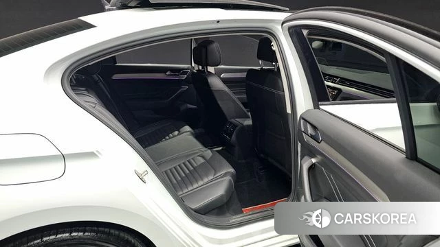 Volkswagen Passat GT (B8) 2021 Белый из Кореи, фото 2