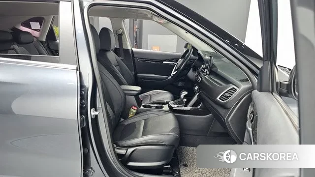 Kia Seltos 2021 Серый из Кореи, фото 2