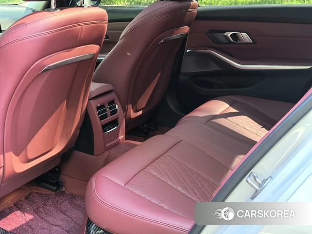 BMW 3 series 2023 Белый из Китая, фото 2